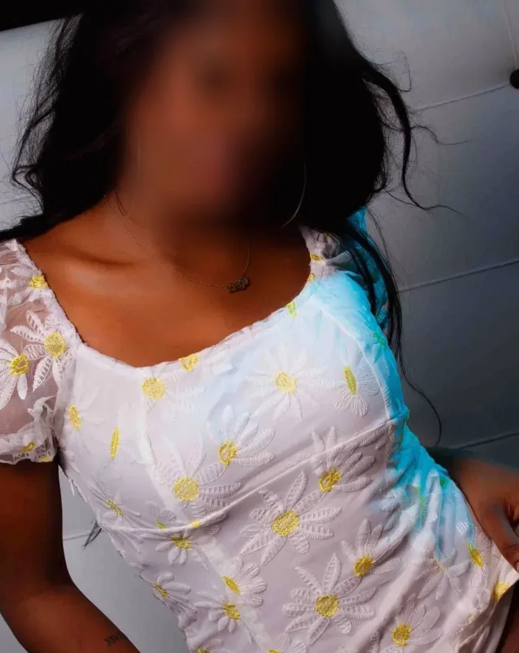 Emma, 25