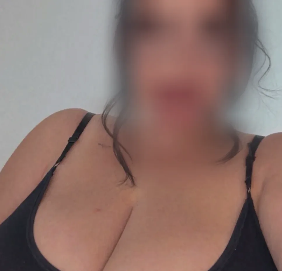 Katrin, 24