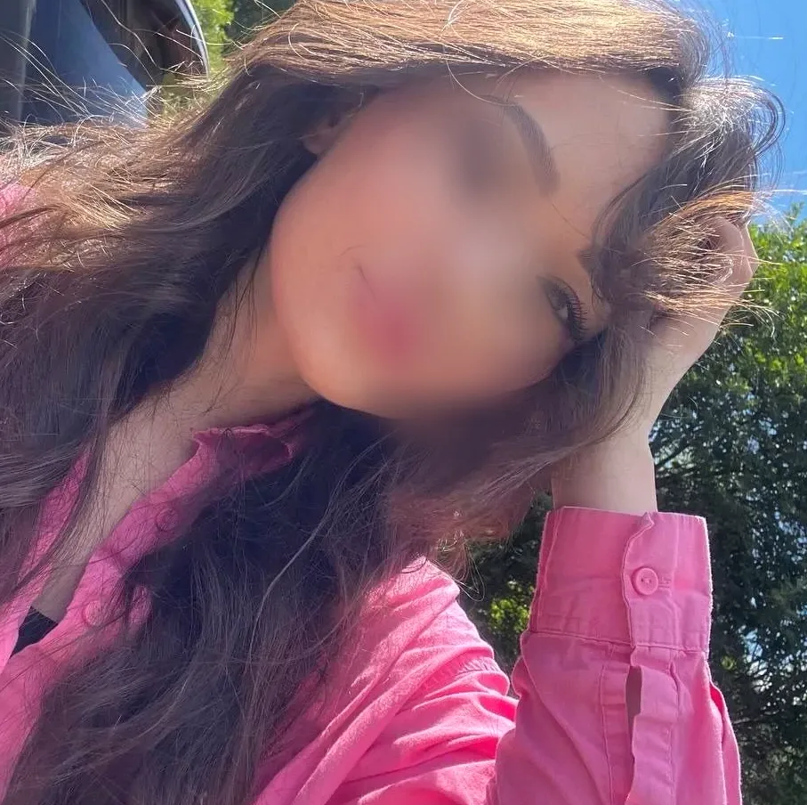 Luisa, 25