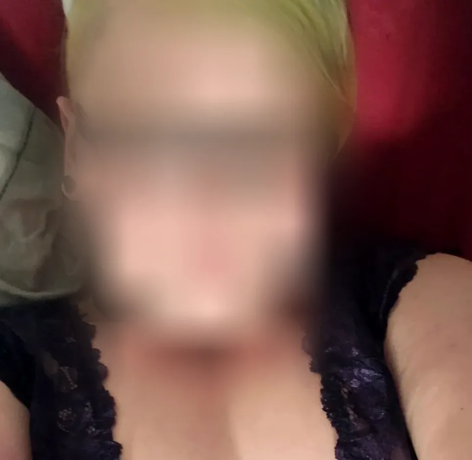 Nadine, 28